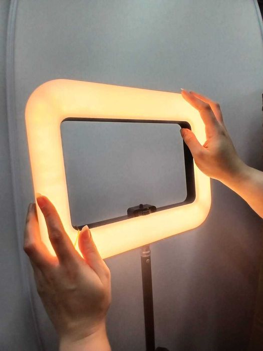 Luz Profissional com Tripé e Bateria Interna