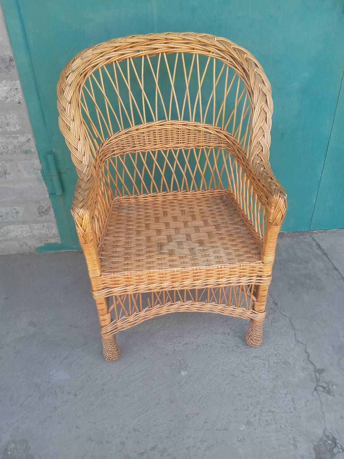 Кресло плетёное из лозы