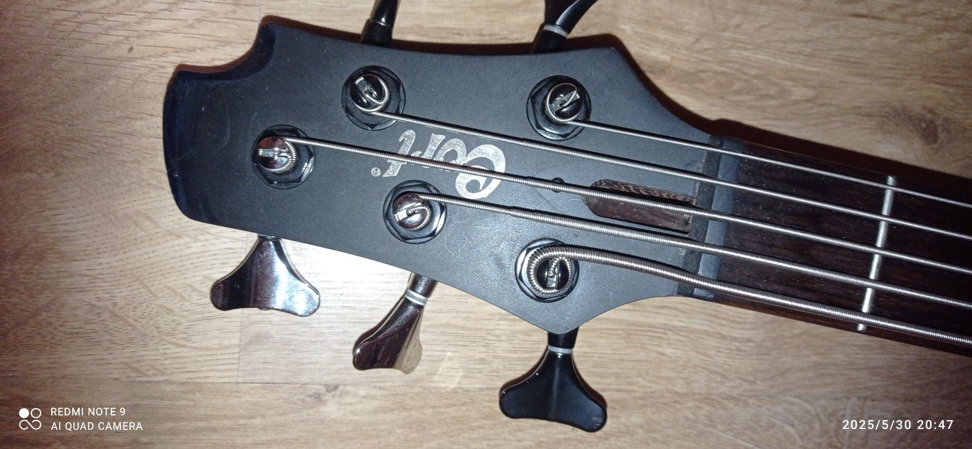 Gitara basowa cort C5H pięć strun!!