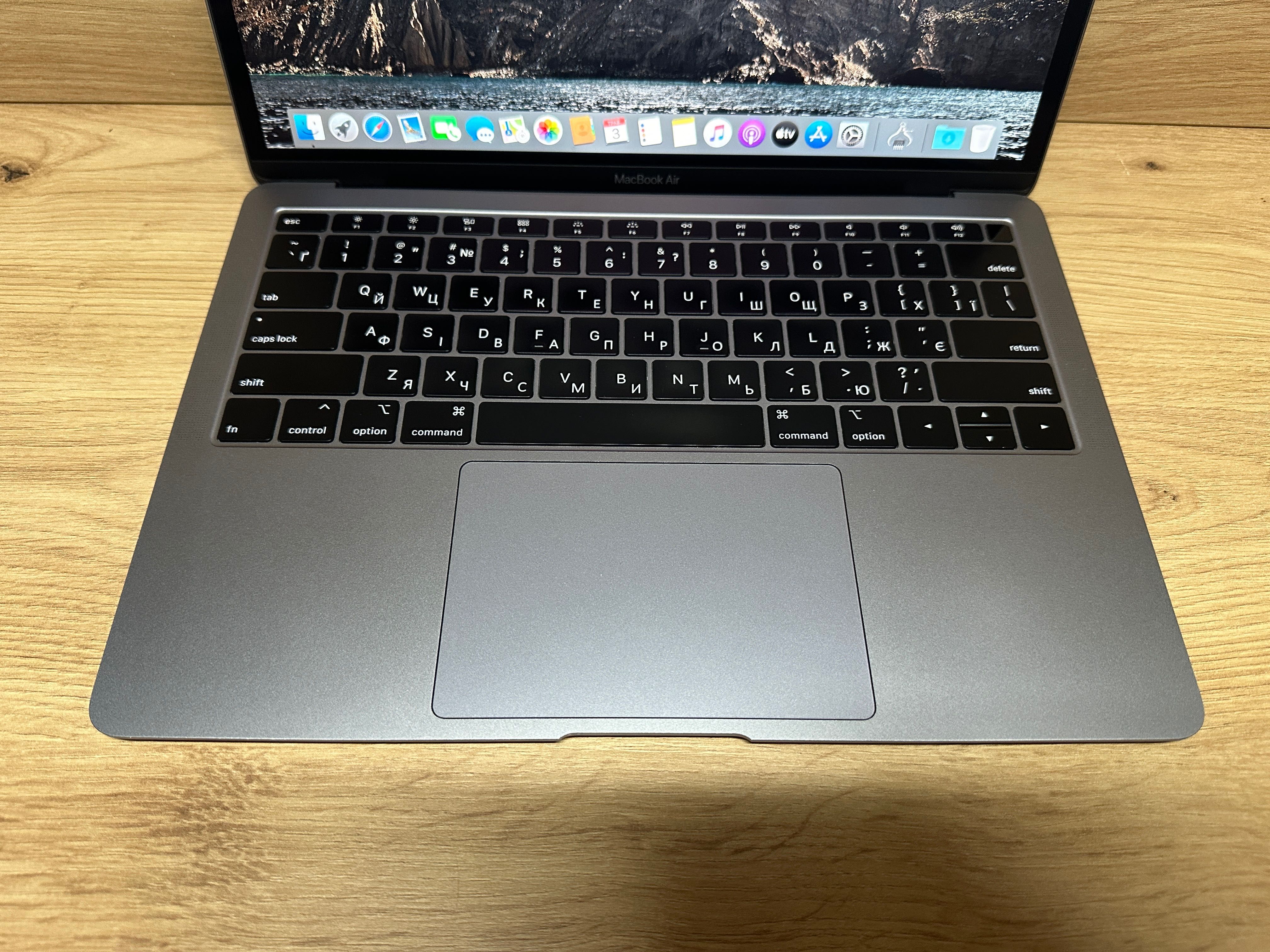 Apple MacBook Air 13" Retina Space Grey модель 2018 року 8gb 128gb SSD
