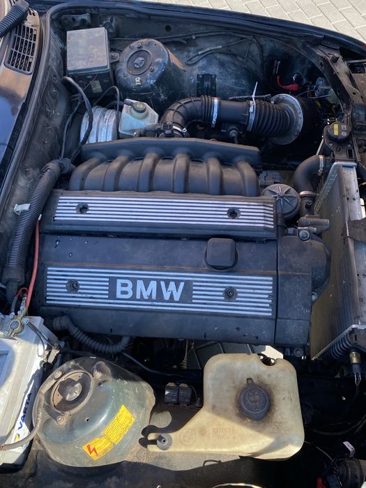 Продам BMW e30 m50b25