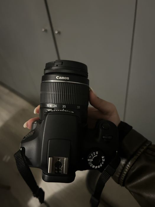 Camera Canon EOS 4000D