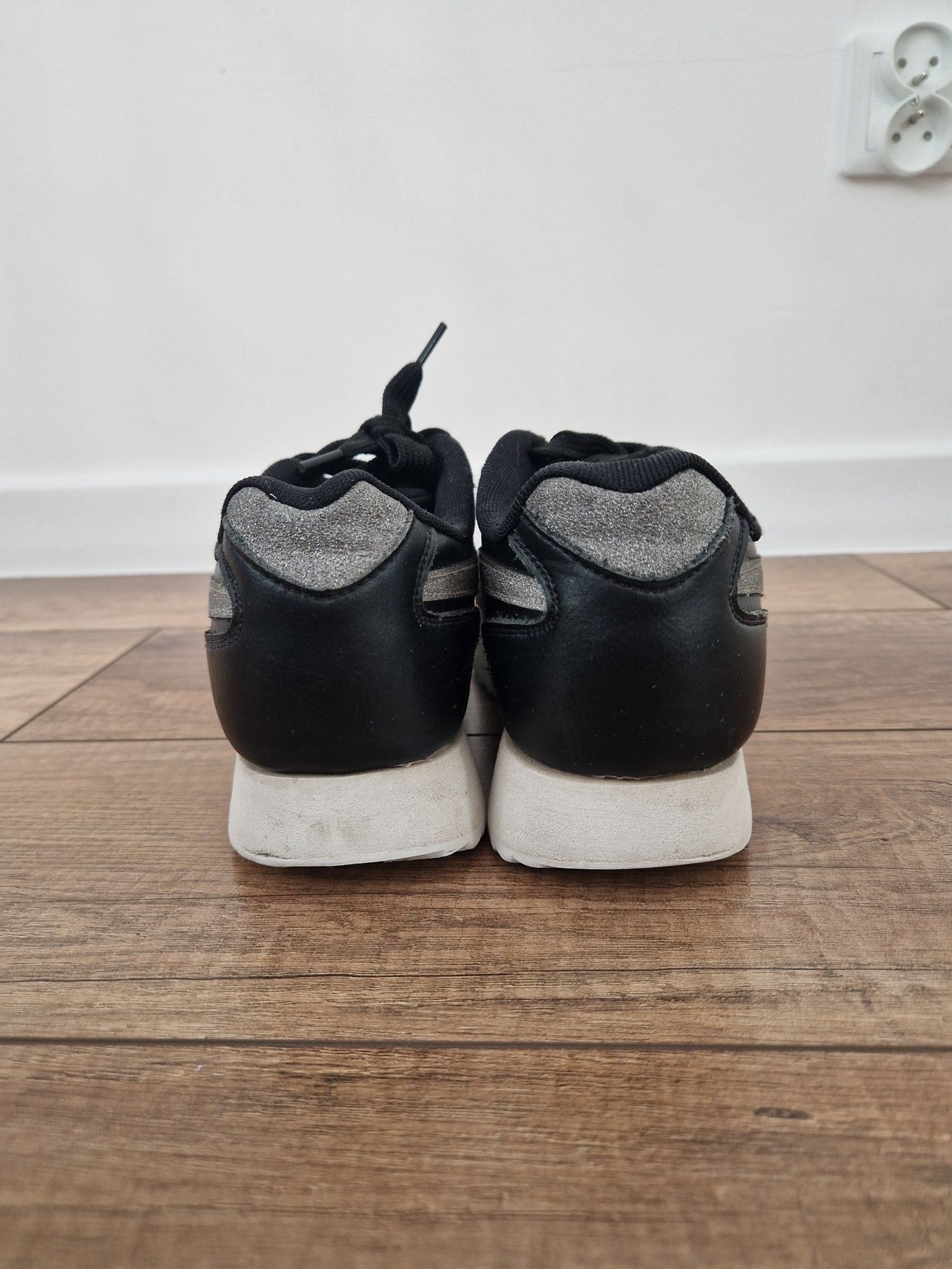 Buty sportowe adidasy czarne reebok