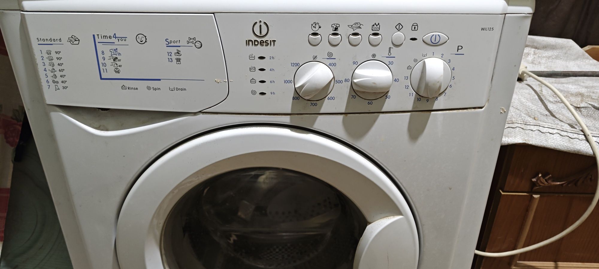 На запчастини пральна машинка Indesit wil 125