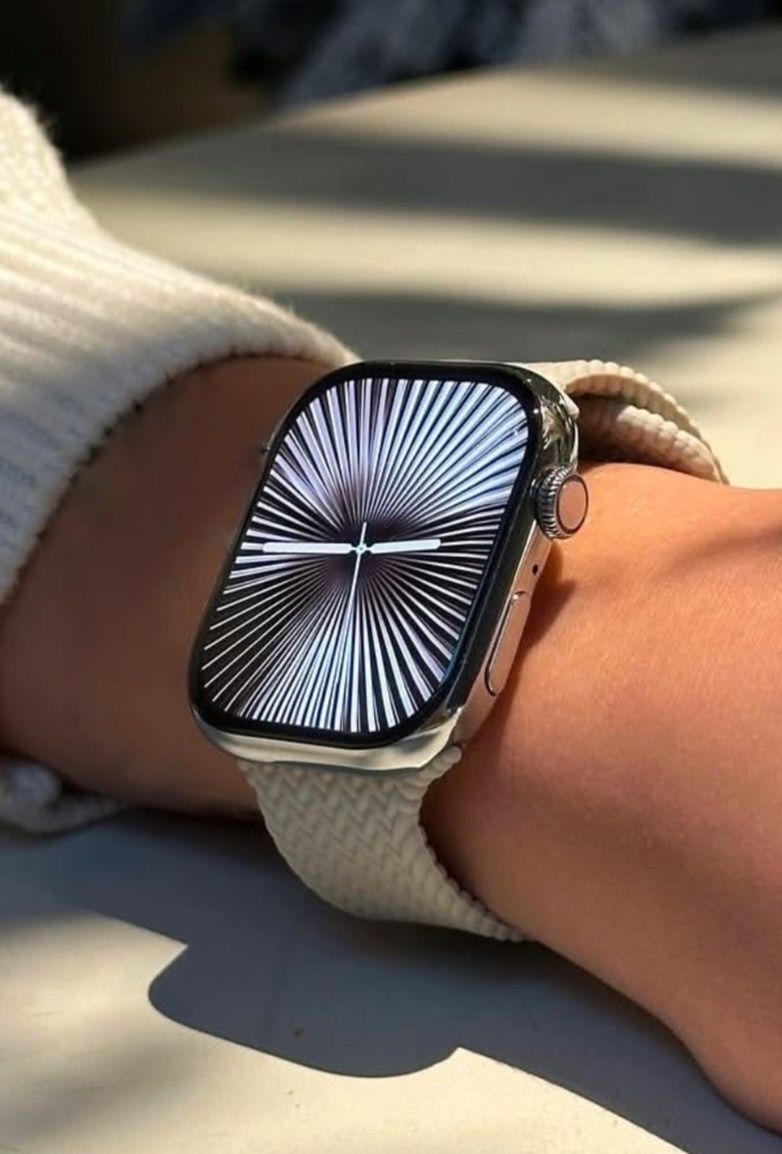 Smartwatch HK10 Pro Max srebrny na białym pasku