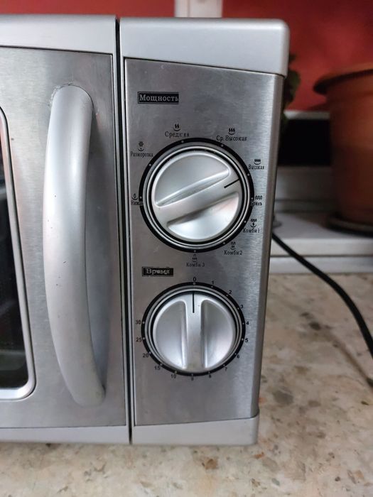 Микроволновка Liberton