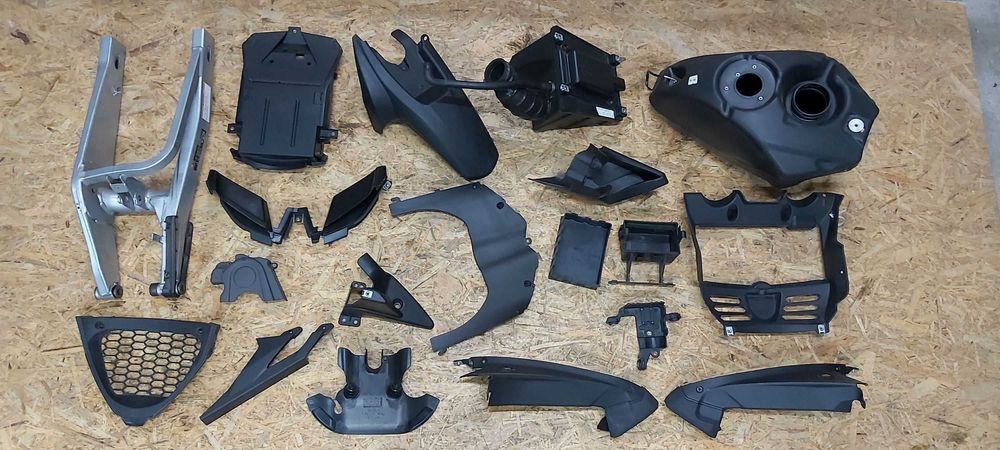 Aprilia RS125 owiewka polka dzwignia pompa przewod czujnik os 17-2021