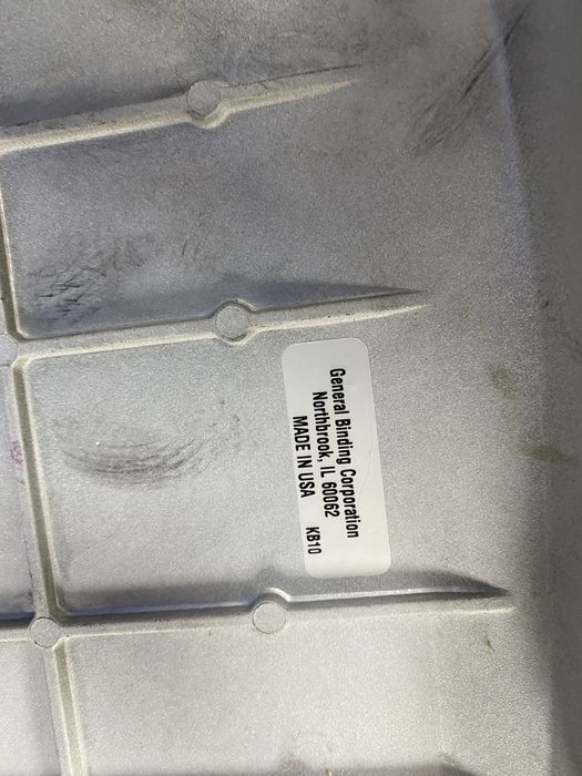 GBC Docubind P100 дырокол и  биндер на пластиковую пружину. США