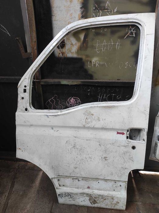 Продам передні двері Рено Мастер