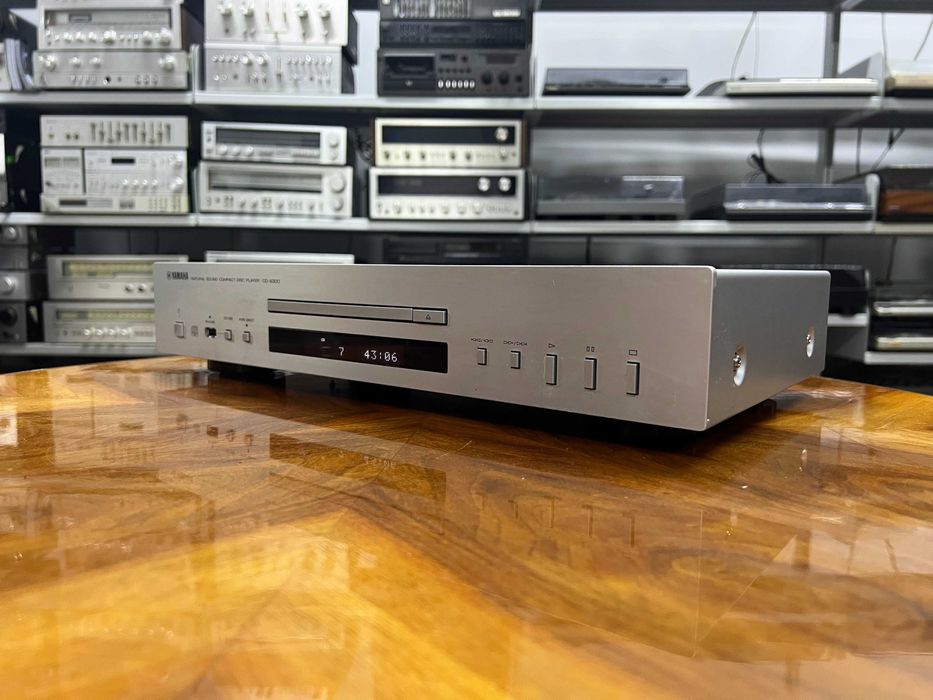 Odtwarzacz płyt CD Yamaha CD-S300 Audio Room