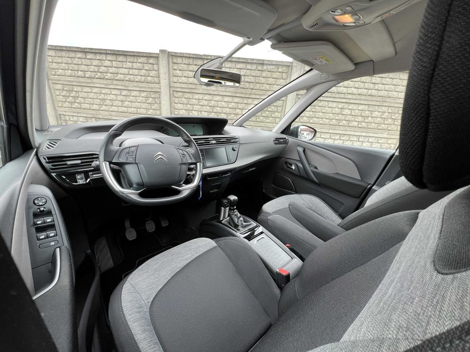 Wypożyczalnia Wynajem samochodu Citroen C4 Space VAN 7-osobowy HAK