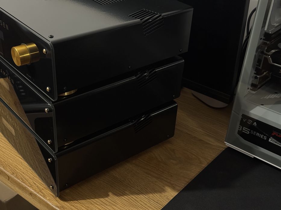 Abrahamsen Przedwzmacniacz v3.0 Up + dwie końcówki v4.0 Up. Pilot BDB