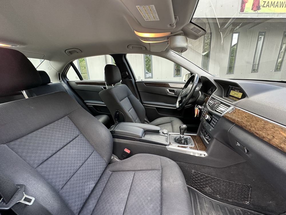 Mercedes W212  E200  ** Benzyna ** Zadbany **  Manual 6Biegów