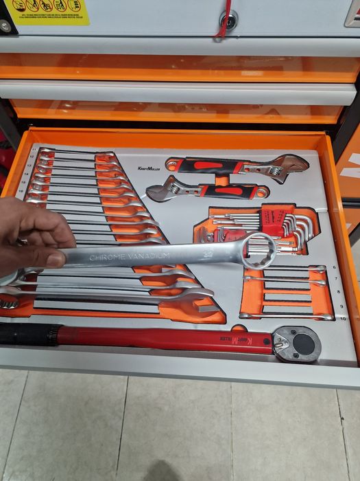 Carrinho de ferramenta de 8 gavetas 7 completas novo