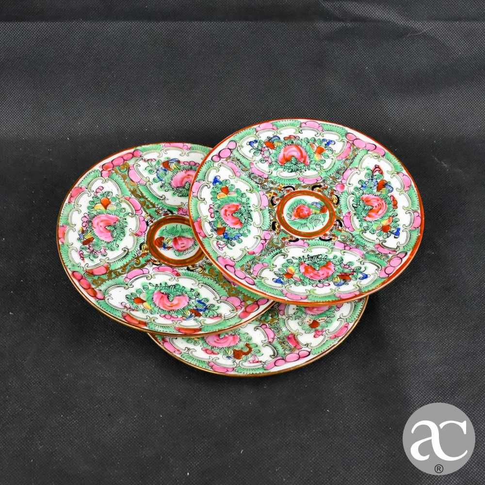 Conjunto 3 pratos em porcelana da China, decoração Mandarim circa 1970