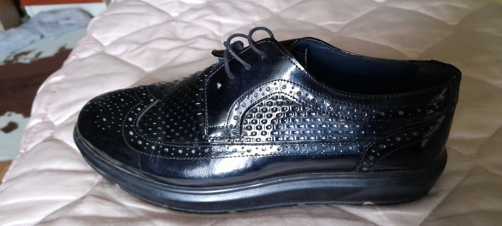 Туфлі 42 розмір жіночі і 44 розмір