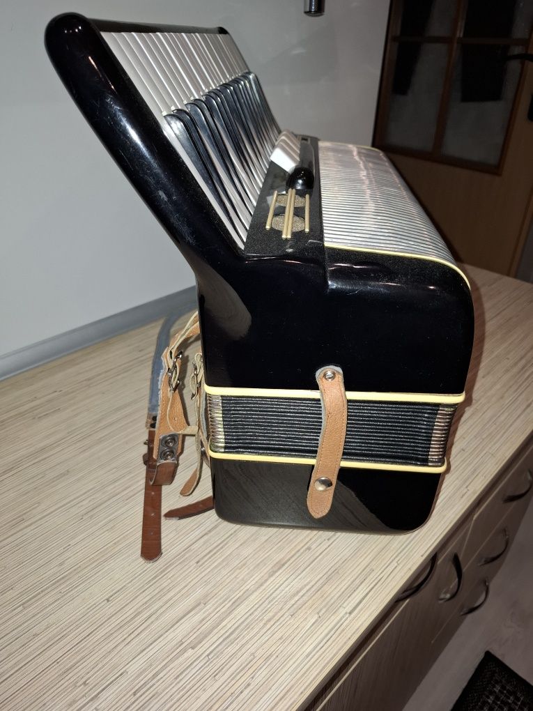 Akordeon Ligna 120 bas