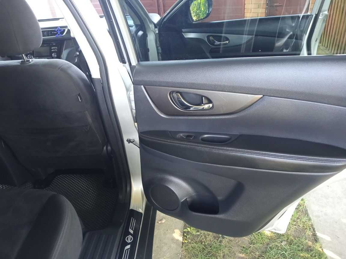 Продаж авто Nissan Rogue 15 рік