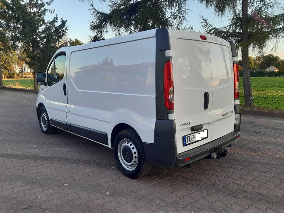 Opel Vivaro 2,0 CDTI 115 KM niski przeb. klima cały oryginał