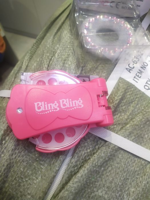 Набор кристаллов для стайлинга и рукоделия!прикрепляйте  легко на всё