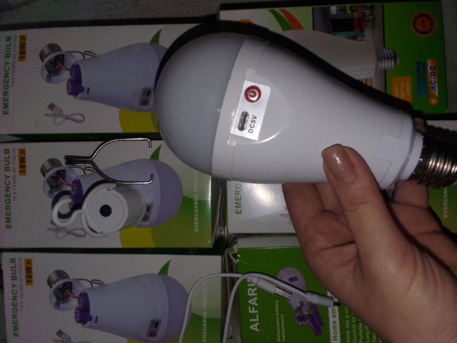 Светодиодная лампа UXI BL-801 E27 Type-C с двумя аккумуляторами 20W