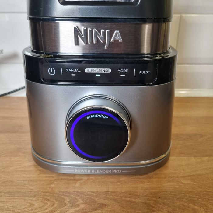 Blender kielichowy Ninja Detect Power Pro TB201EU 1200W wyświetlacz
