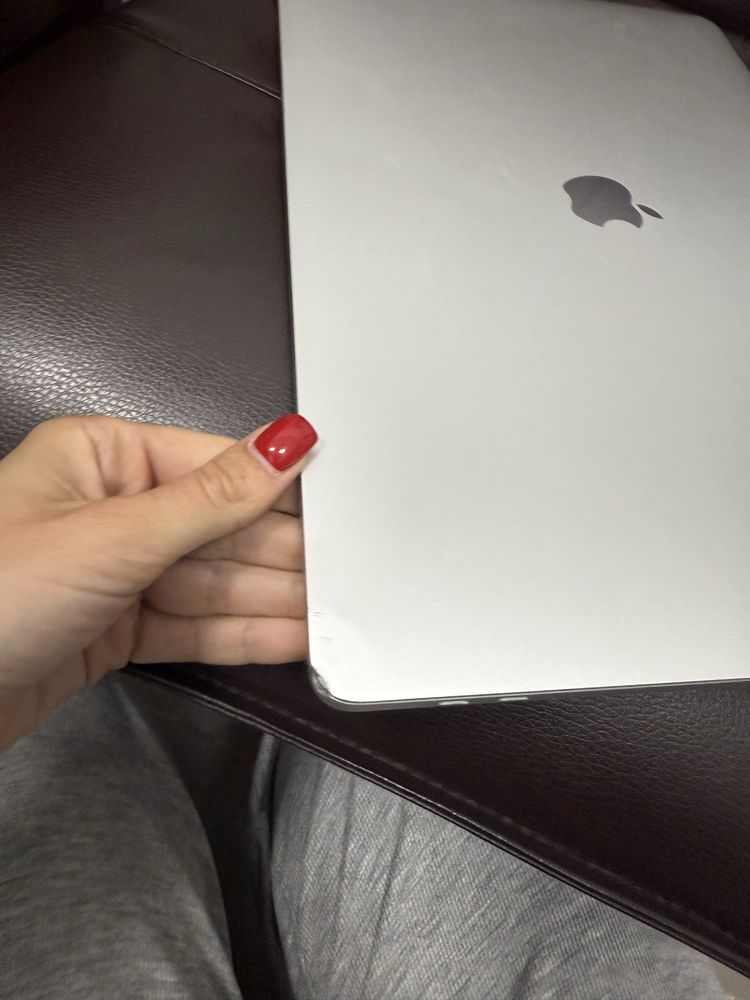 Used Macbook pro 16 i7 16/512 2019