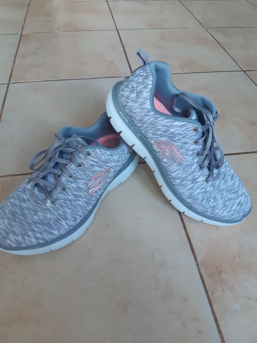 Skechers 39р 37.5р кросовки