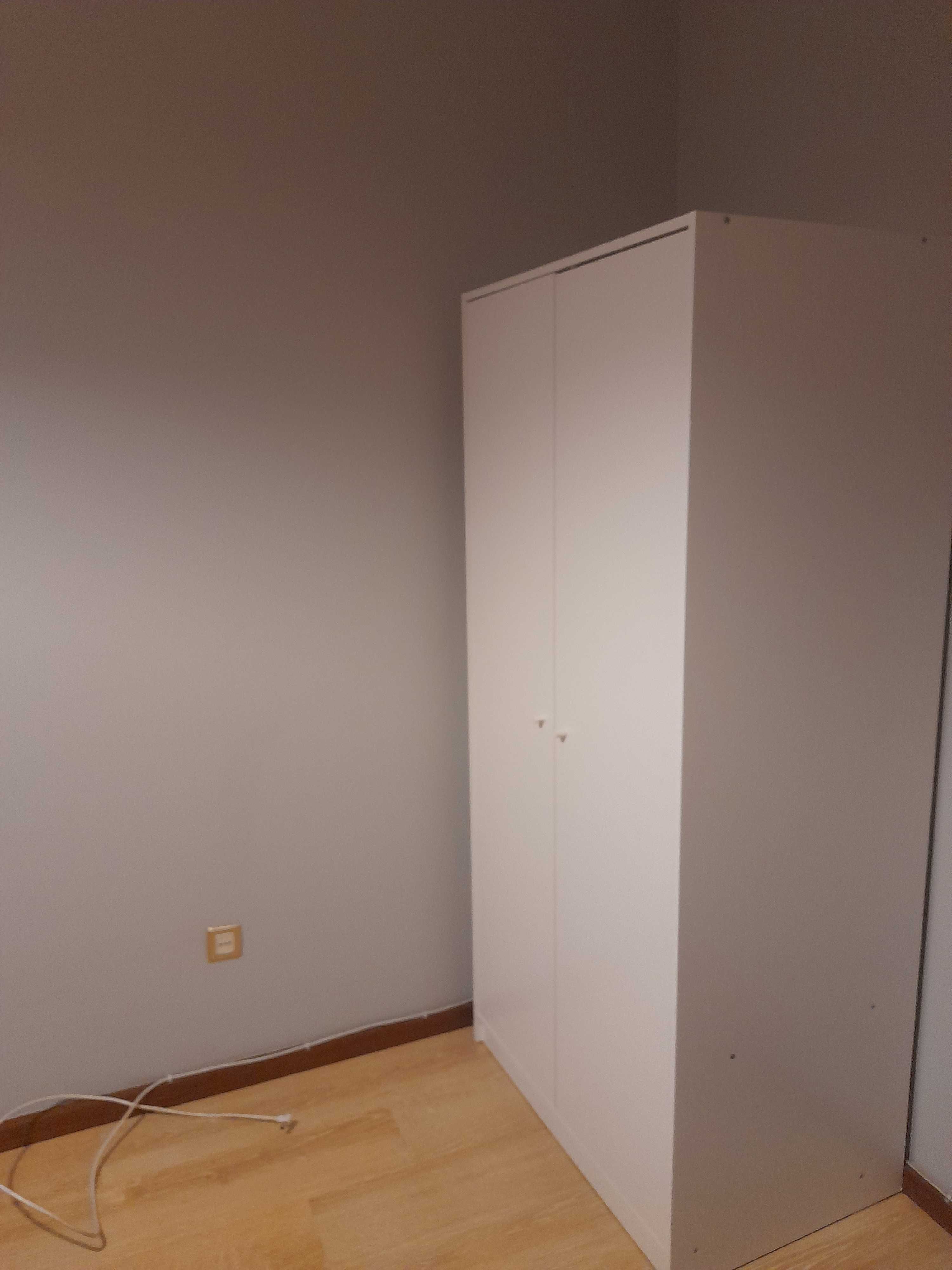 Quarto no centro de Rio Tinto