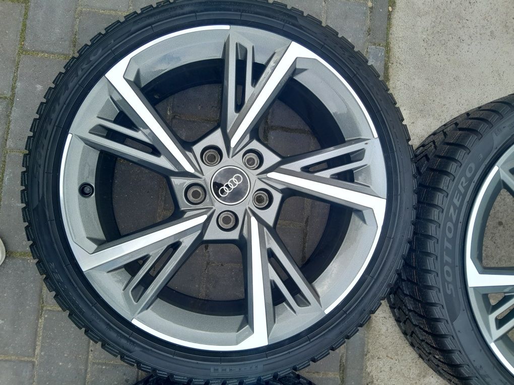 Jak nowe oryginalne 18 calowe koła zimowe audi a3 8Y Pirelli