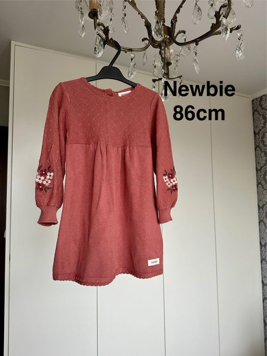 Newbie sukienka długi rękaw z dzianiny w haftowane kwiaty 86cm Newbie