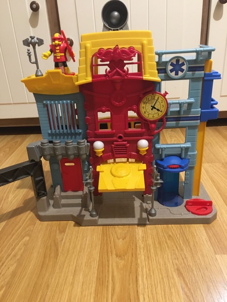 Fisher-Price Imaginext Miejskie Centrum Ratunkowe