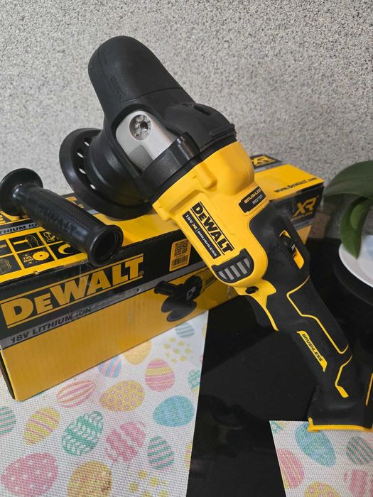 Полірувальна машина DeWALT DCM848N