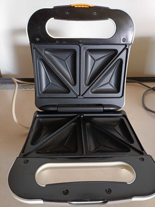 Opiekacz elektryczny,toster