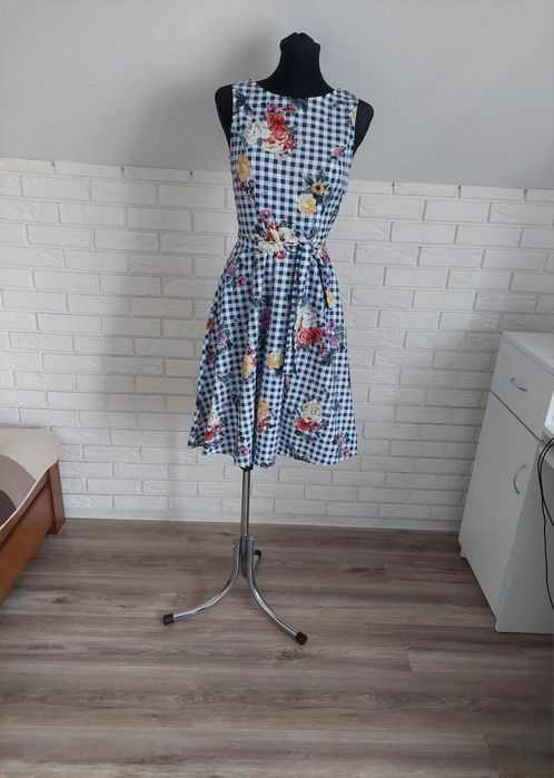 Sukienka damska w kratkę na codzień koktajlowa