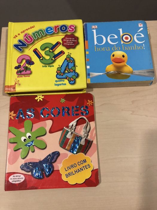 Livros infantis como novos
