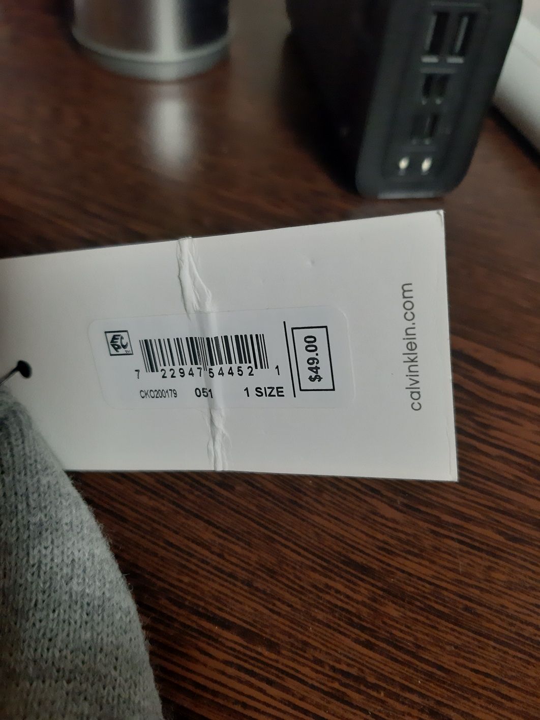 Шапка Calvin Klein.