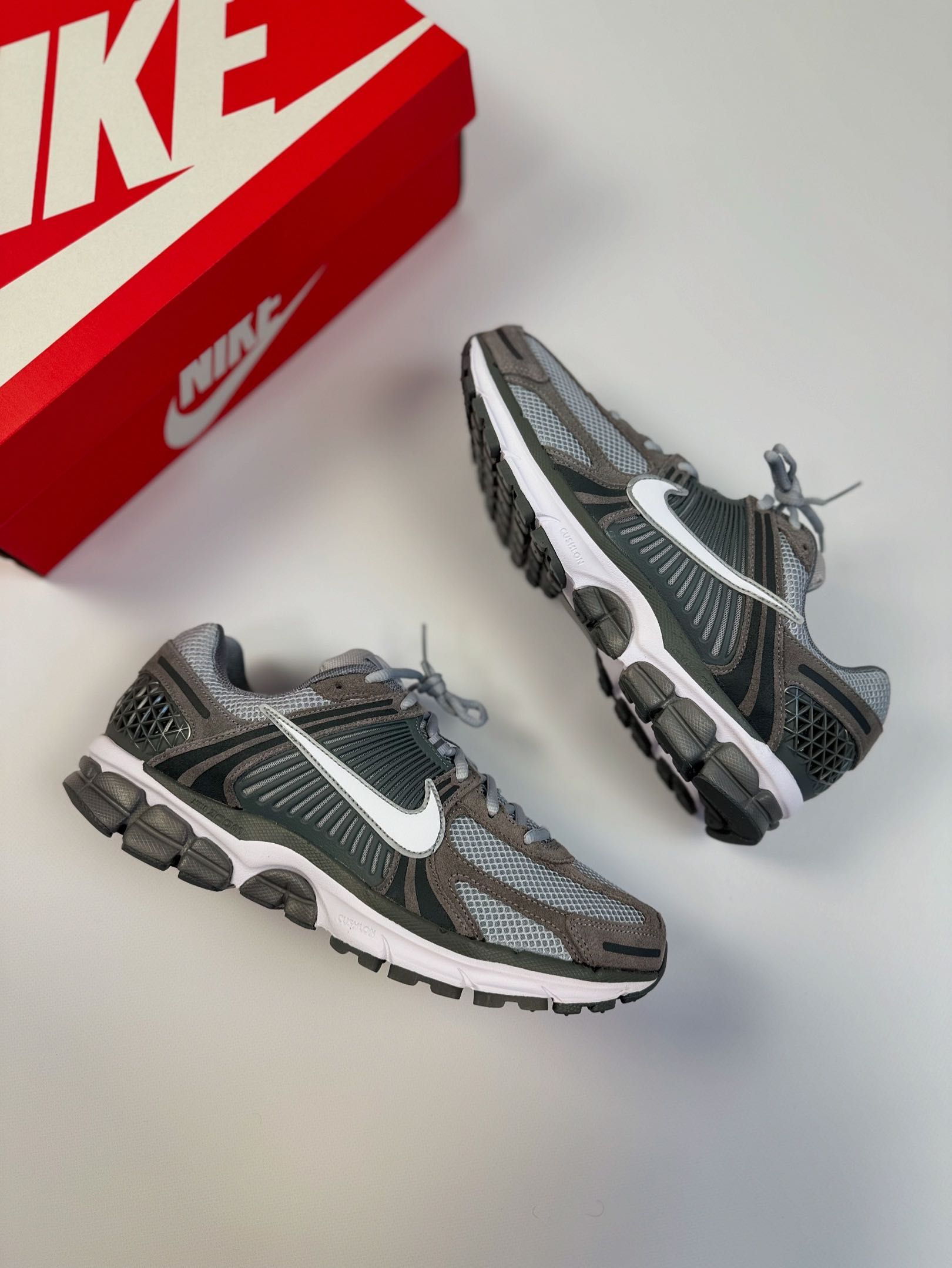 ОРИГІНАЛ | Кросівки Nike Zoom Vomero 5 Cool Grey  HF1553-003