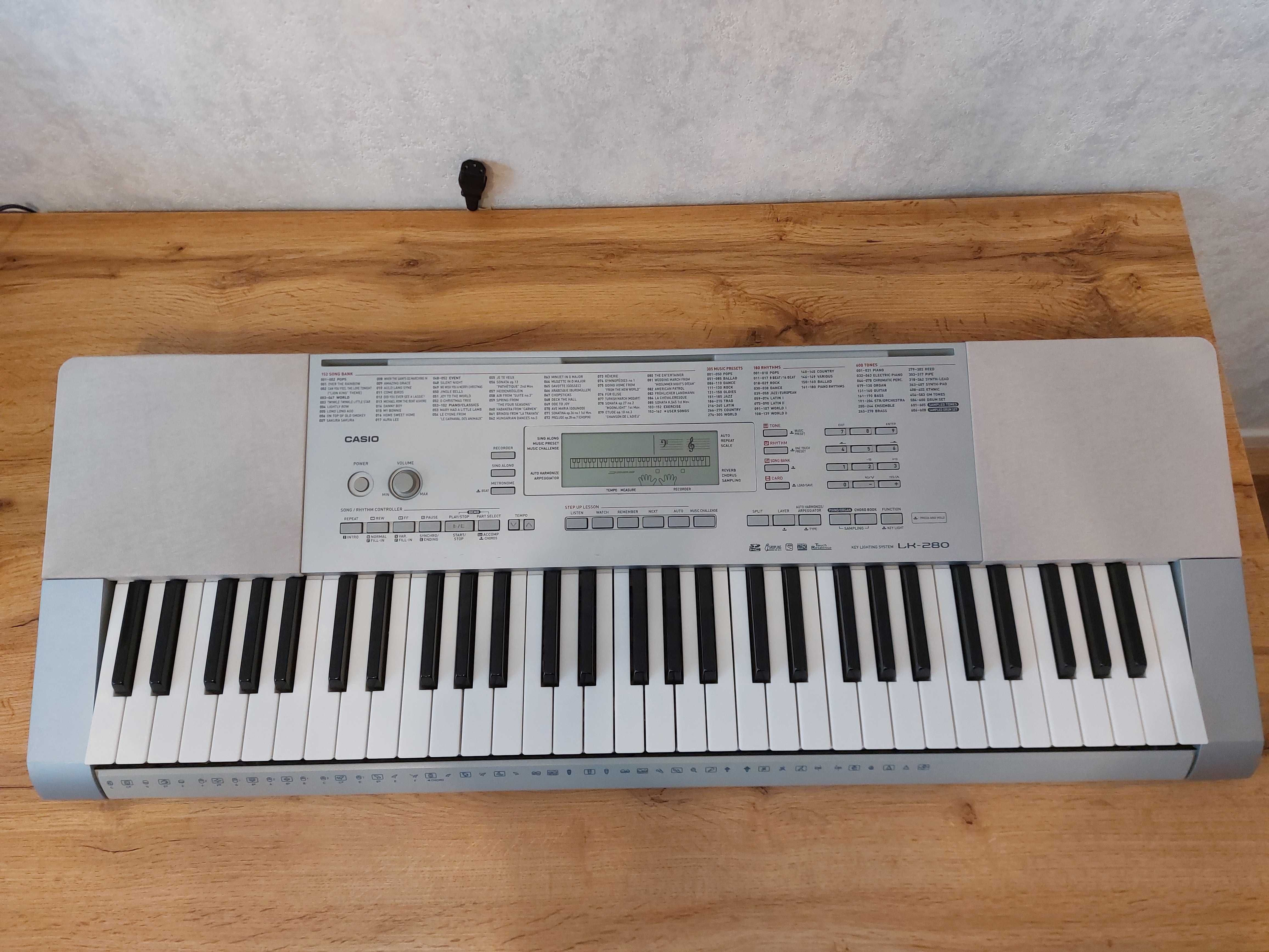 Keyboard Casio LK-280