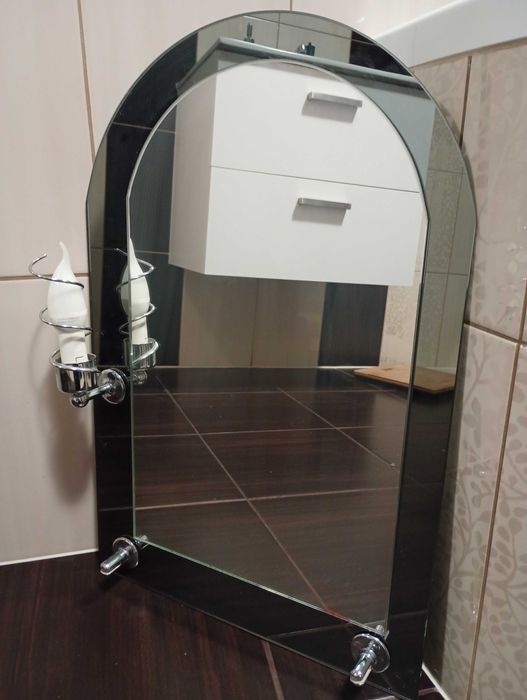 Lustro z oswietleniem