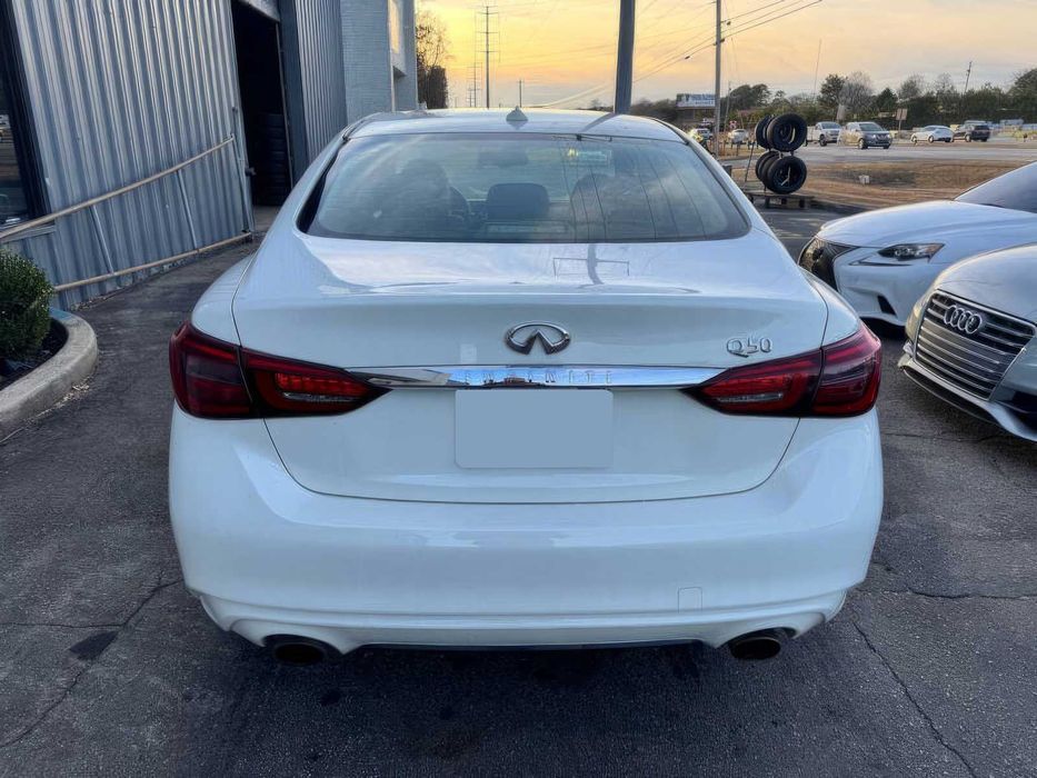 Infiniti Q50      2018