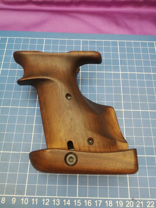 chwyt drewniany do broni sportowej wiatrówki 146