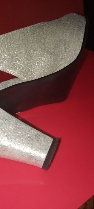 Sapatos Prateados de Cerimónia