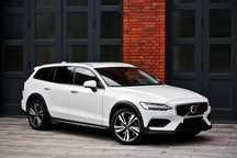 Volvo V60 Cross Country 2.0D4 190PS AUTOMAT AWD FULL LED ASYSTENCI kamera serwis bezwypadek