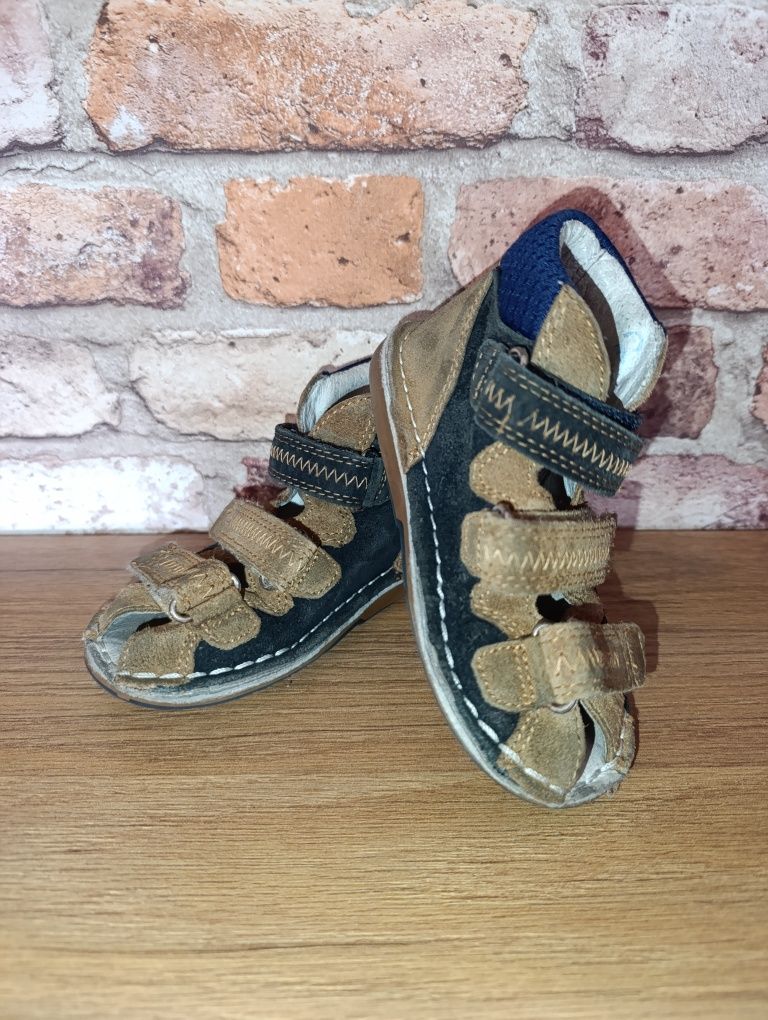 Buty sandałki dla chłopca marki Bartek r. 23 wkładka 15,5 cm