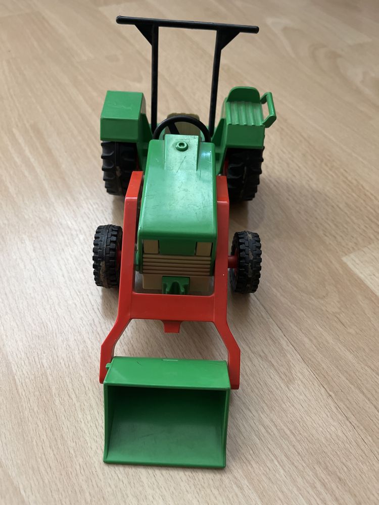 Zabawka traktor w prezencie