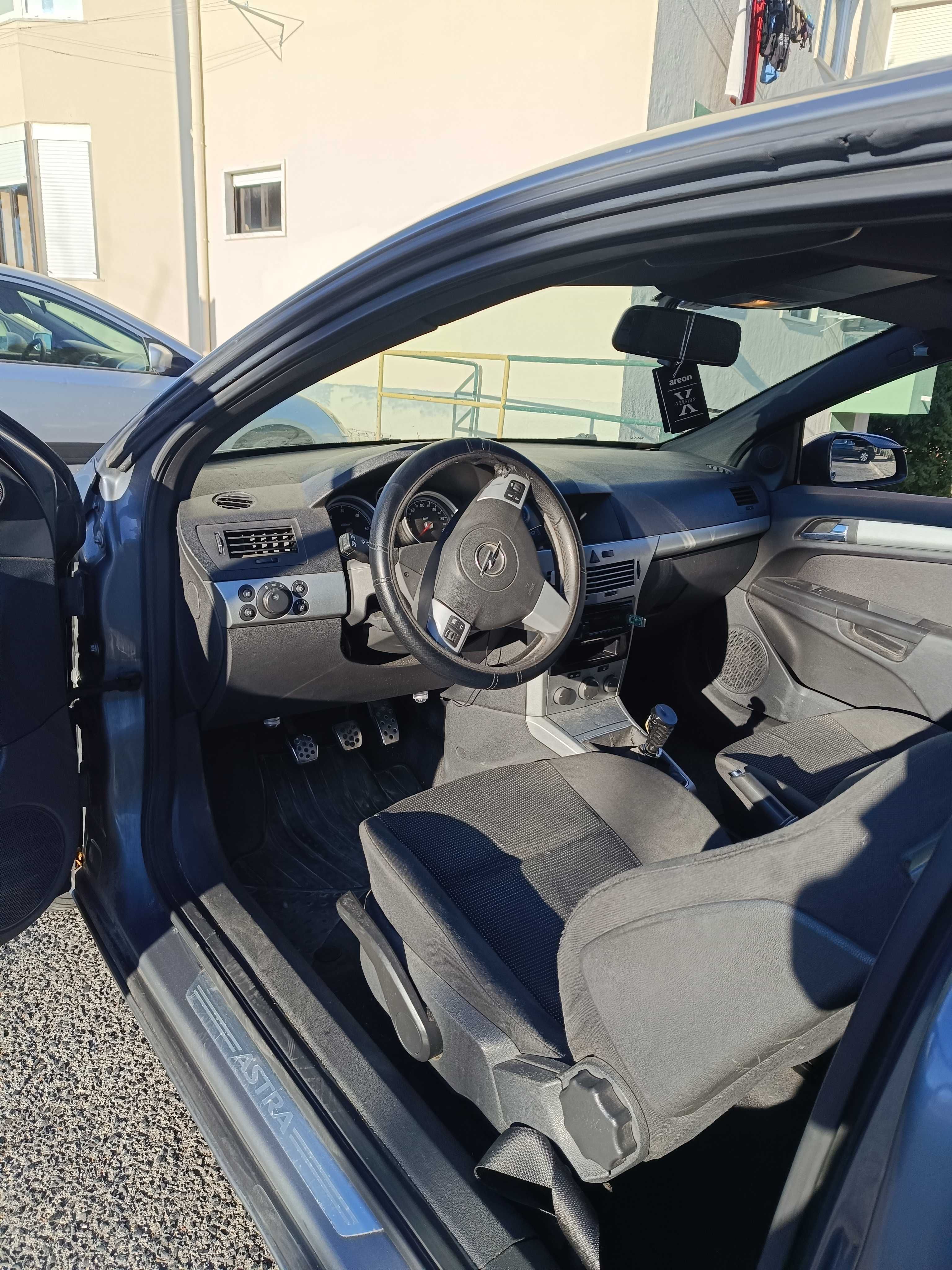 Opel Astra GTC 1.9 150CV
