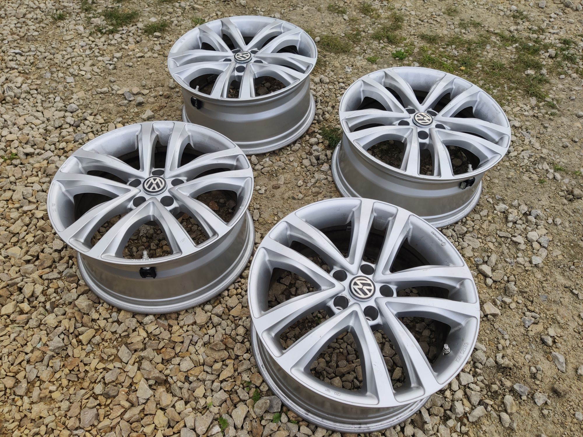 FELGI aluminiowe 18" 5x112 AUDI A6 C7 C6 VW tiguan Q5 A4 B9 B8 B7 B6