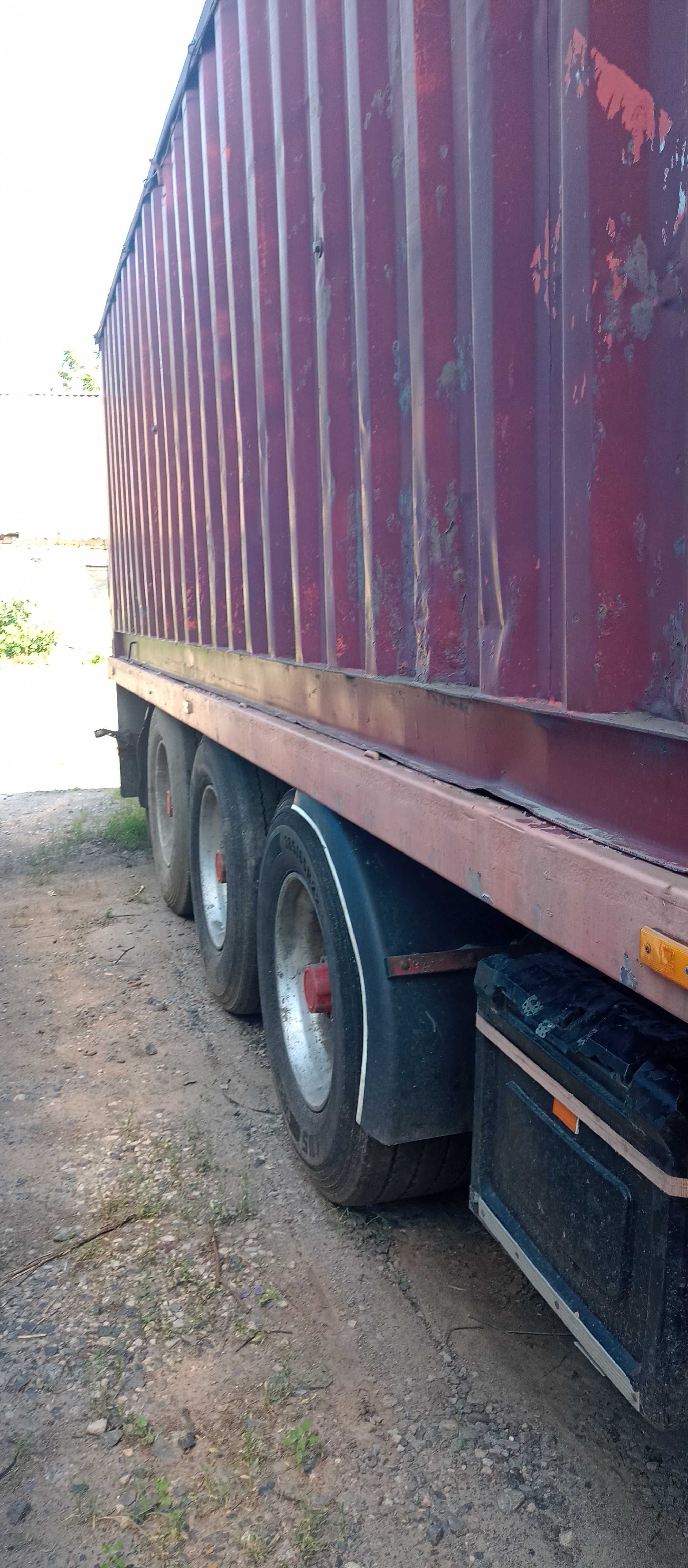 Напівпричиіп зерновоз контейнеровоз