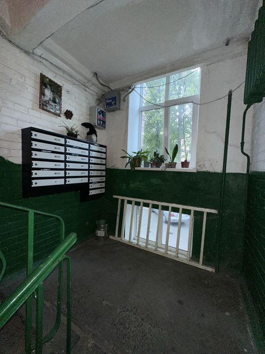 Без %. Продаж 2к. квартири вул. Салютна, метро Нивки